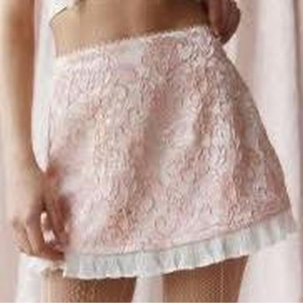Kimchi Blue Maria Jacquard Mini Ruffle Skirt